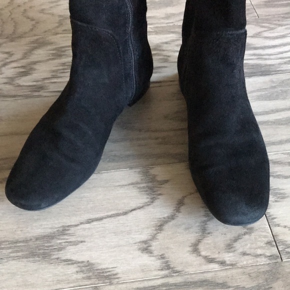 Tory Burch suede boots size 7M - Picture 3 of 10
